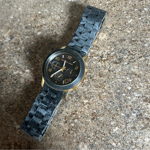 Michael Kors Unisex watch / need new battery - Picture 5 of 5